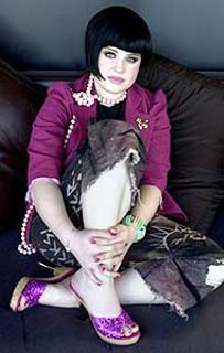 Kelly Osbourne feet photo thumbnail