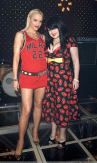 Kelly Osbourne feet photo thumbnail