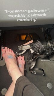 Kelly Osbourne feet photo 1
