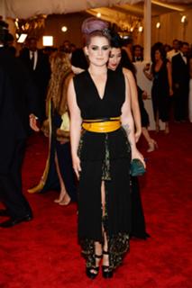 Kelly Osbourne feet photo thumbnail