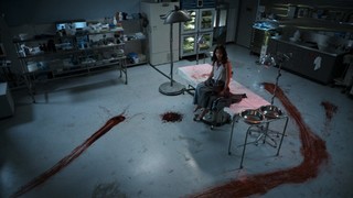 Kelly Overton feet photo thumbnail