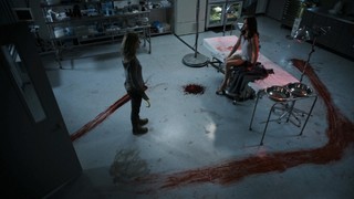 Kelly Overton feet photo thumbnail