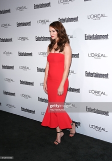 Kelly Overton feet photo thumbnail