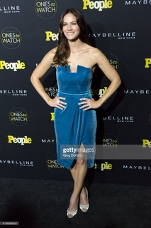 Kelly Overton feet photo thumbnail
