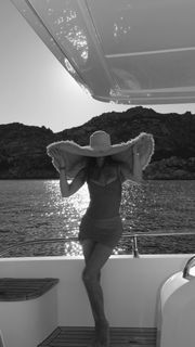 Kelly Piquet feet photo 5
