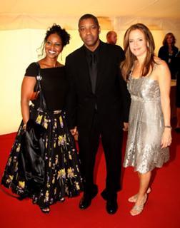 Kelly Preston feet photo thumbnail
