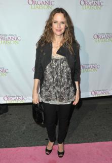 Kelly Preston feet photo thumbnail