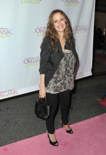 Kelly Preston feet photo thumbnail