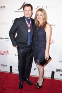 Kelly Preston feet photo thumbnail