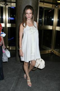 Kelly Preston feet photo thumbnail