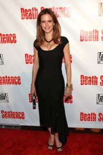 Kelly Preston feet photo thumbnail