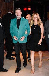 Kelly Preston feet photo thumbnail