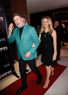 Kelly Preston feet photo thumbnail