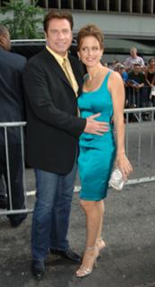 Kelly Preston feet photo thumbnail