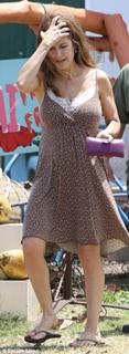 Kelly Preston feet photo thumbnail