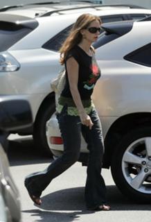 Kelly Preston feet photo thumbnail