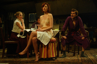 Kelly Reilly feet photo thumbnail