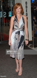 Kelly Reilly feet photo thumbnail