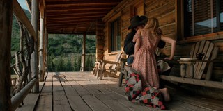Kelly Reilly feet photo thumbnail