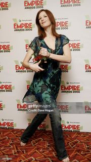 Kelly Reilly feet photo thumbnail