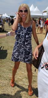 Kelly Ripa feet photo thumbnail