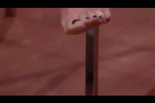 Kelly Ripa feet photo thumbnail