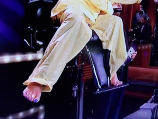 Kelly Ripa feet photo thumbnail