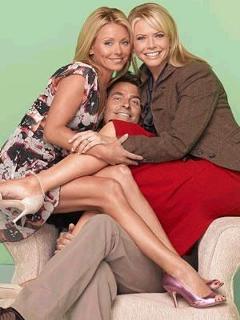 Kelly Ripa feet photo thumbnail