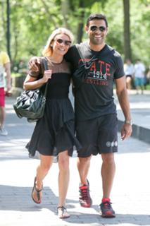 Kelly Ripa feet photo thumbnail