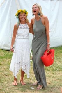 Kelly Ripa feet photo thumbnail