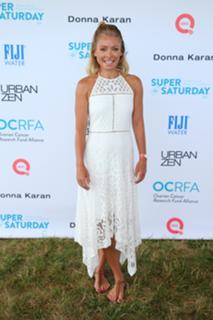 Kelly Ripa feet photo thumbnail