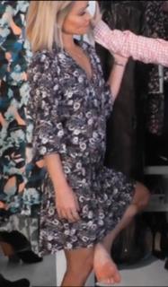 Kelly Ripa feet photo thumbnail
