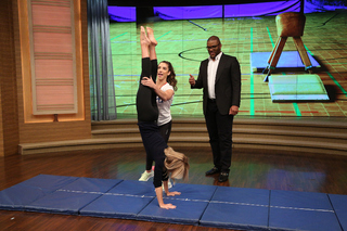 Kelly Ripa feet photo thumbnail