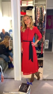 Kelly Ripa feet photo thumbnail