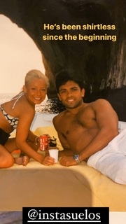 Kelly Ripa feet photo thumbnail