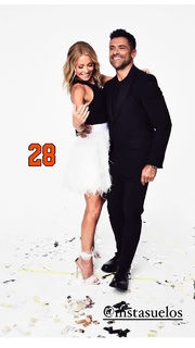 Kelly Ripa feet photo thumbnail