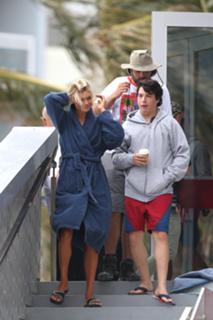 Kelly Rohrbach feet photo thumbnail