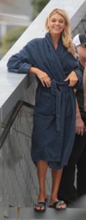 Kelly Rohrbach feet photo thumbnail