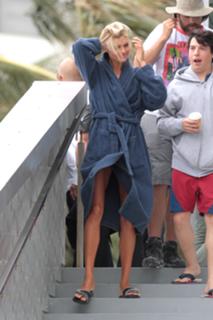 Kelly Rohrbach feet photo thumbnail