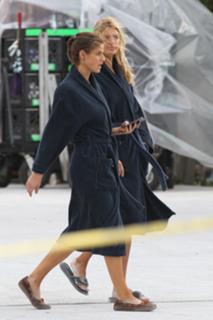 Kelly Rohrbach feet photo thumbnail