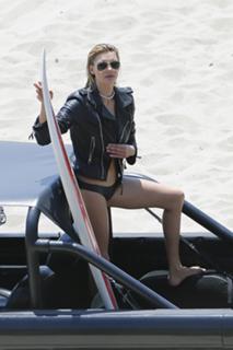 Kelly Rohrbach feet photo thumbnail