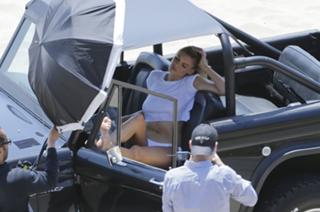 Kelly Rohrbach feet photo thumbnail
