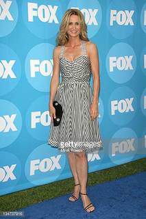 Kelly Rowan feet photo 6