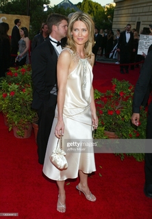 Kelly Rowan feet photo 14
