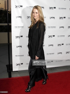 Kelly Rowan feet photo 13