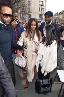 Kelly Rowland feet photo thumbnail