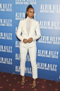 Kelly Rowland feet photo thumbnail