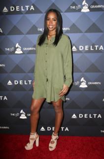 Kelly Rowland feet photo thumbnail