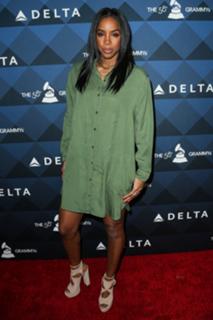 Kelly Rowland feet photo thumbnail