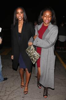 Kelly Rowland feet photo thumbnail